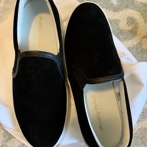 New freshly picked women’s size 8 slip ons